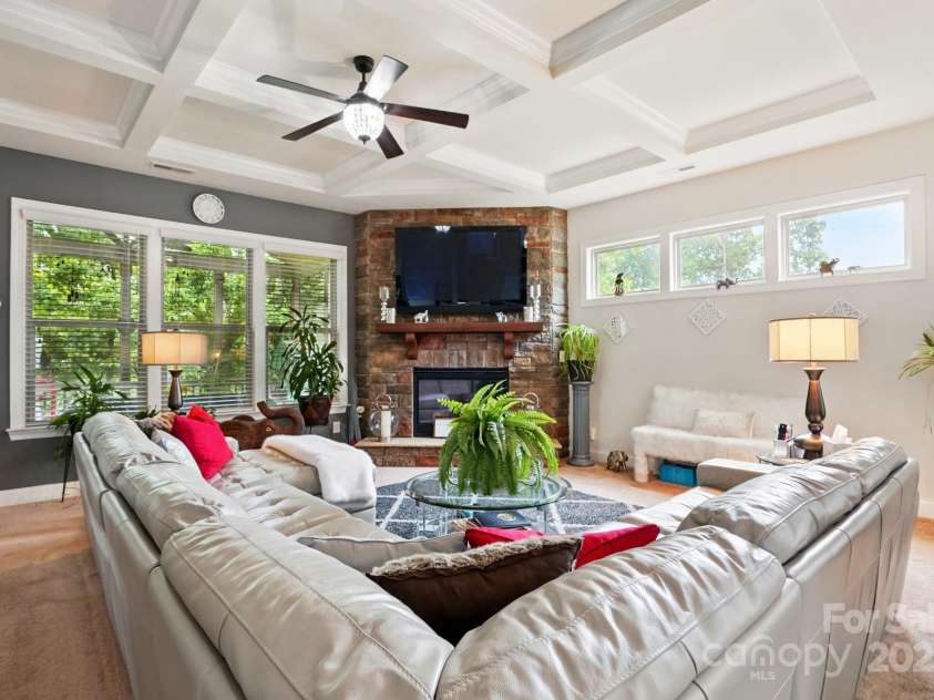 10903 Skymont Drive, Huntersville, NC 28078.  MLS# CAR4263999, YatesRealty ID 24750. 