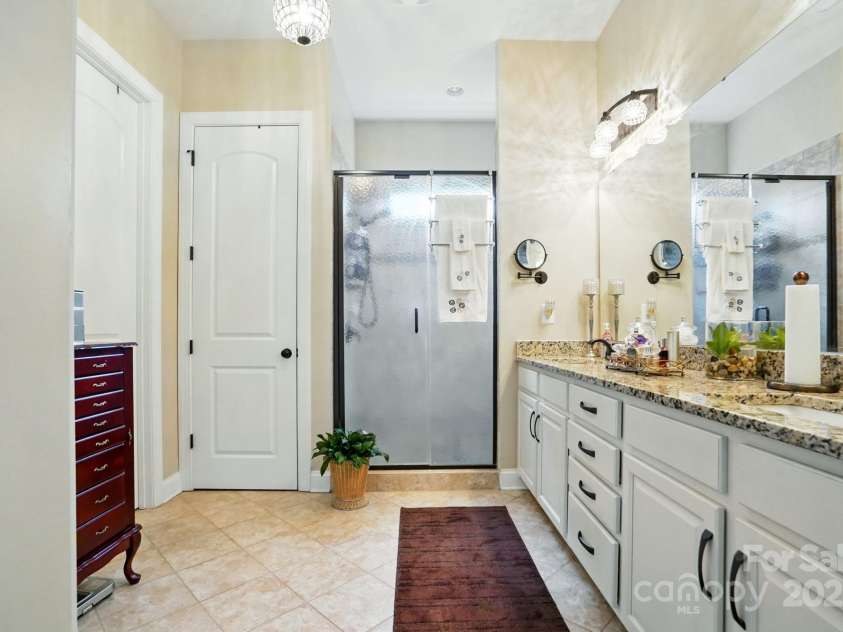 10903 Skymont Drive, Huntersville, NC 28078.  MLS# CAR4263999, YatesRealty ID 24750. 