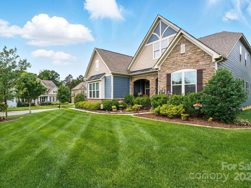 10903 Skymont Drive, Huntersville, NC 28078.  MLS# CAR4263999, YatesRealty ID 24750. 