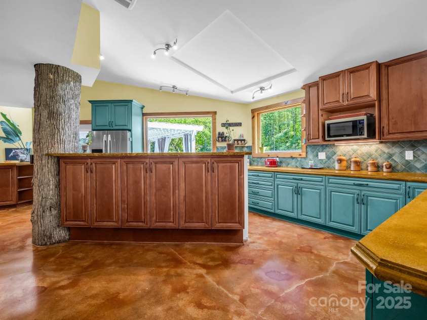 259 & 265 Black Oak Cove Road, Candler, NC 28715.  MLS# CAR4256200, YatesRealty ID 24751. 