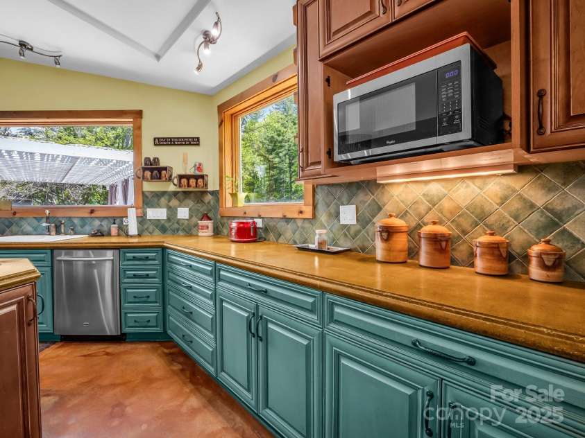 259 & 265 Black Oak Cove Road, Candler, NC 28715.  MLS# CAR4256200, YatesRealty ID 24751. 