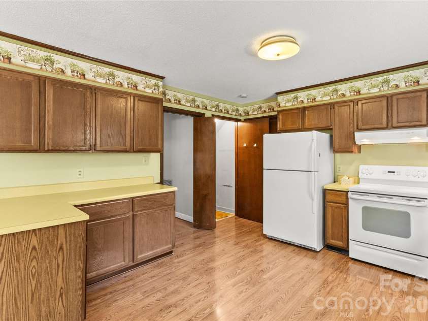 7101 Rock Island Road, Charlotte, NC 28278.  MLS# CAR4380273, YatesRealty ID 24751. 