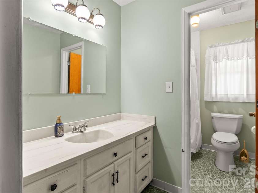 7101 Rock Island Road, Charlotte, NC 28278.  MLS# CAR4380273, YatesRealty ID 24751. 