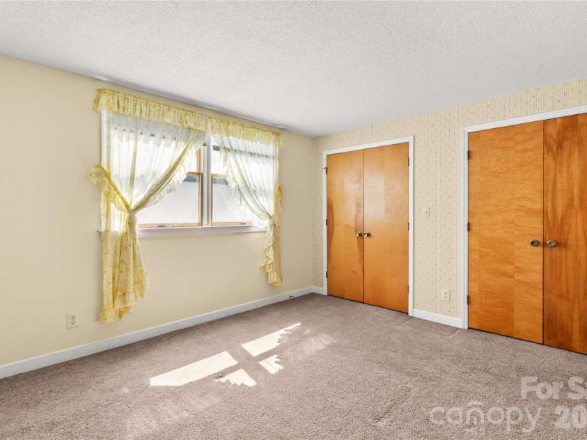 7101 Rock Island Road, Charlotte, NC 28278.  MLS# CAR4380273, YatesRealty ID 24751. 