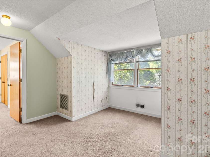 7101 Rock Island Road, Charlotte, NC 28278.  MLS# CAR4380273, YatesRealty ID 24751. 