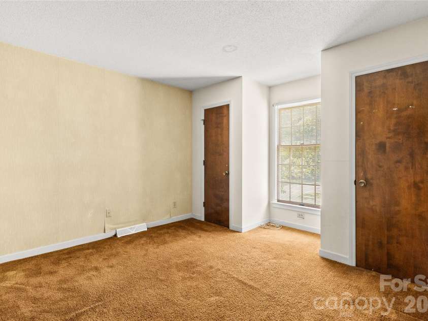 7101 Rock Island Road, Charlotte, NC 28278.  MLS# CAR4380273, YatesRealty ID 24751. 