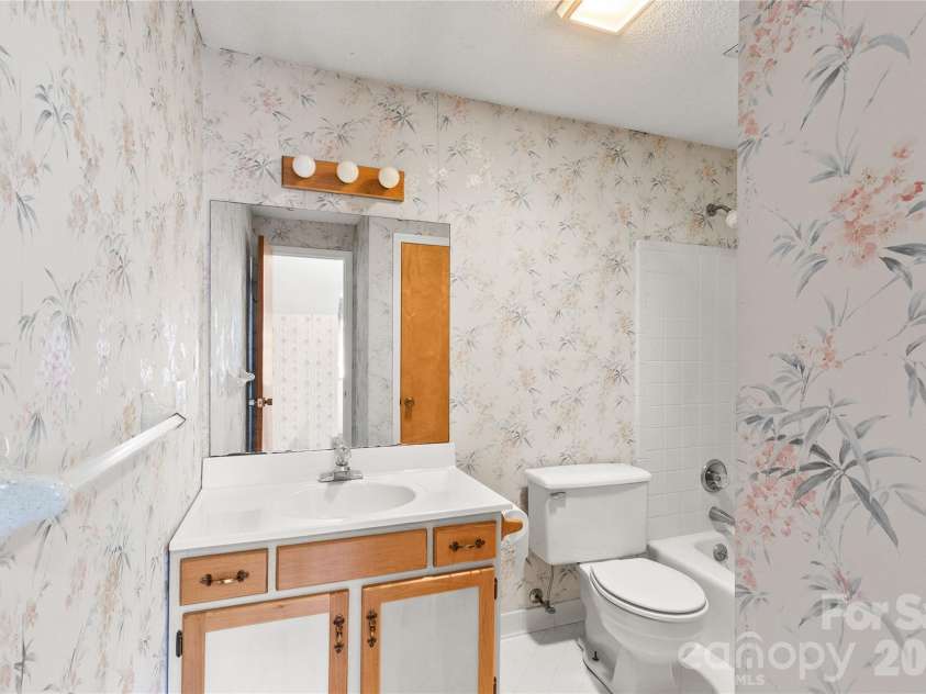 7101 Rock Island Road, Charlotte, NC 28278.  MLS# CAR4380273, YatesRealty ID 24751. 