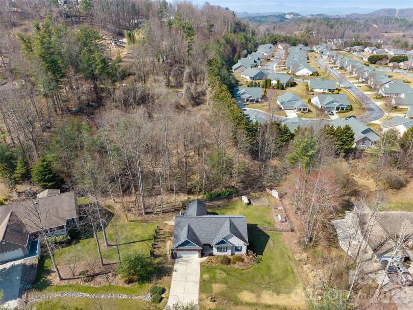 163 Oak Apple Lane, Hendersonville, NC 28792.  MLS# CAR4354039, YatesRealty ID 24752. 