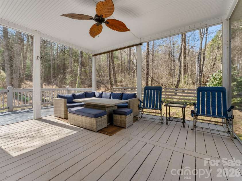 163 Oak Apple Lane, Hendersonville, NC 28792.  MLS# CAR4354039, YatesRealty ID 24752. 