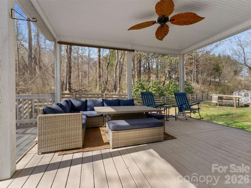 163 Oak Apple Lane, Hendersonville, NC 28792.  MLS# CAR4354039, YatesRealty ID 24752. 
