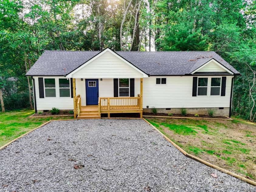 9 Silent Place, Asheville, NC 28806.  MLS# CAR4251708, YatesRealty ID 24752. 
