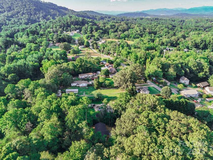 9 Silent Place, Asheville, NC 28806.  MLS# CAR4251708, YatesRealty ID 24752. 