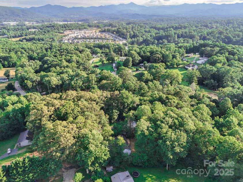 9 Silent Place, Asheville, NC 28806.  MLS# CAR4251708, YatesRealty ID 24752. 