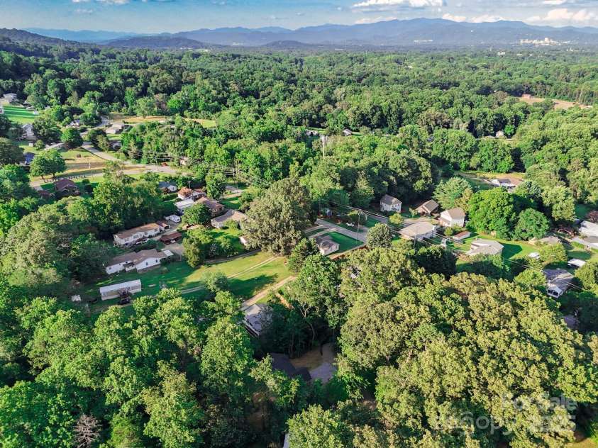 9 Silent Place, Asheville, NC 28806.  MLS# CAR4251708, YatesRealty ID 24752. 