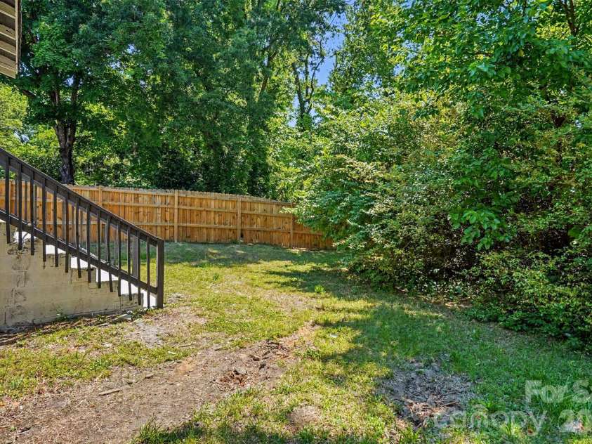 4118 Glory Street, Charlotte, NC 28206.  MLS# CAR4378131, YatesRealty ID 24753. Fenced Backyard