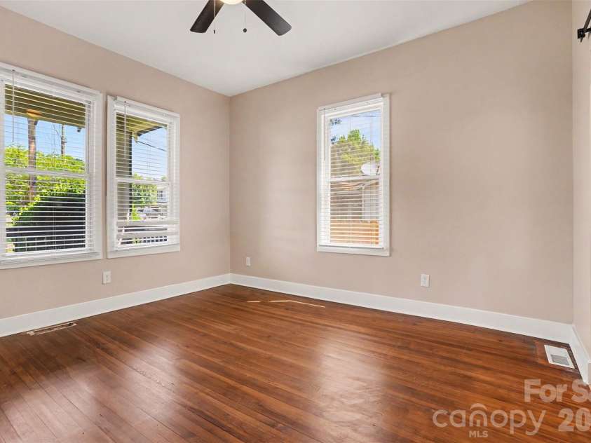 4118 Glory Street, Charlotte, NC 28206.  MLS# CAR4378131, YatesRealty ID 24753. Primary Bedroom