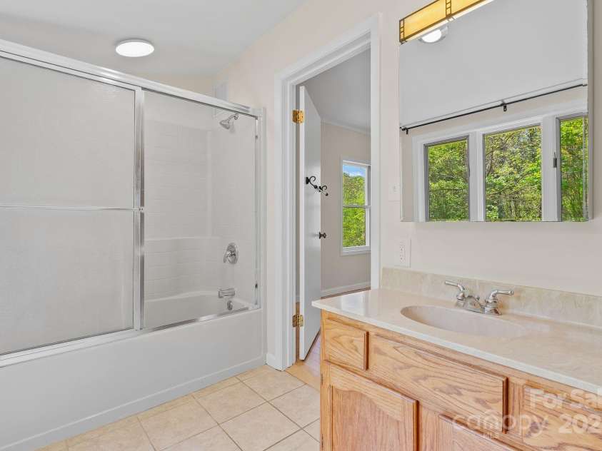 443 OX CREEK Road, Weaverville, NC 28787.  MLS# CAR4251407, YatesRealty ID 24753. Primary bedroom bath