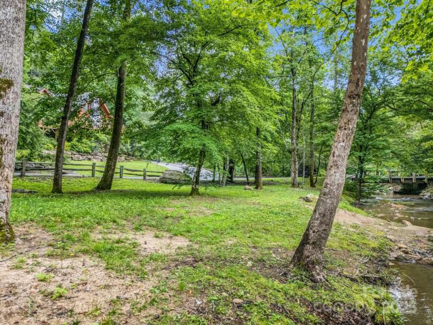 120 Rocky Mountain Drive, Lake Lure, NC 28746.  MLS# CAR4328799, YatesRealty ID 24754. Common area