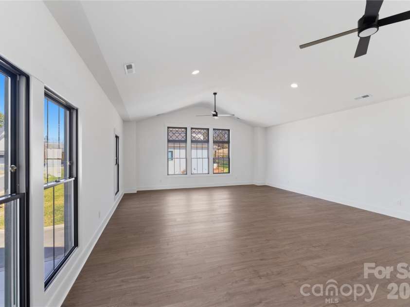 9408 Greyson Ridge Drive, Charlotte, NC 28277.  MLS# CAR4354369, YatesRealty ID 24754. 