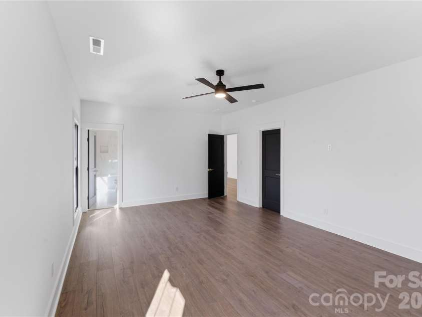 9408 Greyson Ridge Drive, Charlotte, NC 28277.  MLS# CAR4354369, YatesRealty ID 24754. 