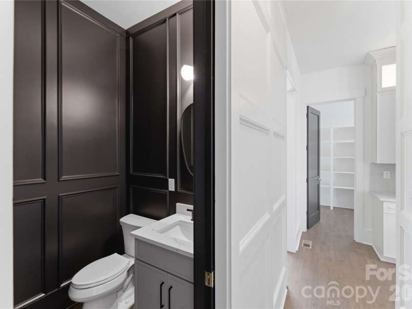 9408 Greyson Ridge Drive, Charlotte, NC 28277.  MLS# CAR4354369, YatesRealty ID 24754. Powder Room