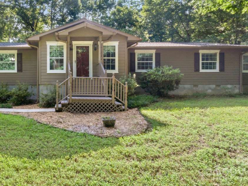 8321 Walkup Road, Waxhaw, NC 28173.  MLS# CAR4261556, YatesRealty ID 24755. 