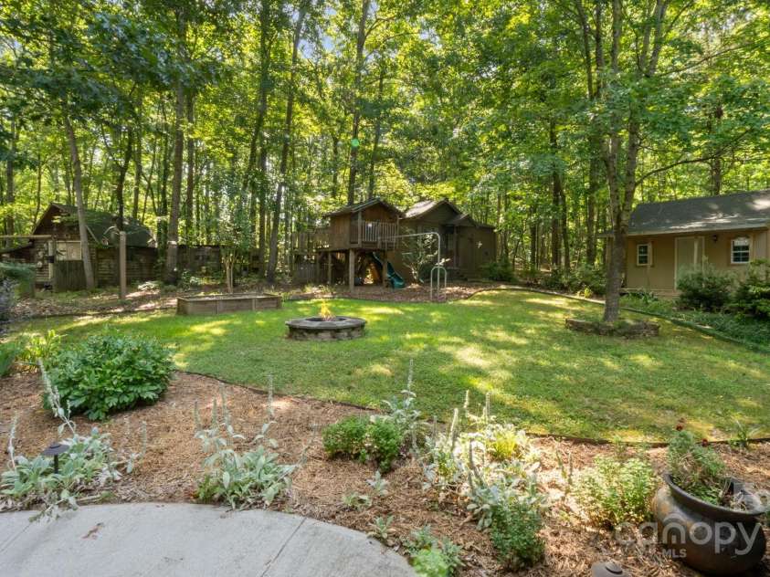 8321 Walkup Road, Waxhaw, NC 28173.  MLS# CAR4261556, YatesRealty ID 24755. 