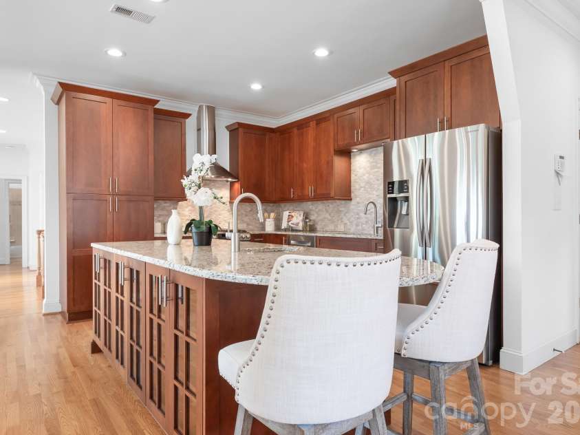 7274 Woodside Court, Denver, NC 28037.  MLS# CAR4381542, YatesRealty ID 24756. Kitchen Island