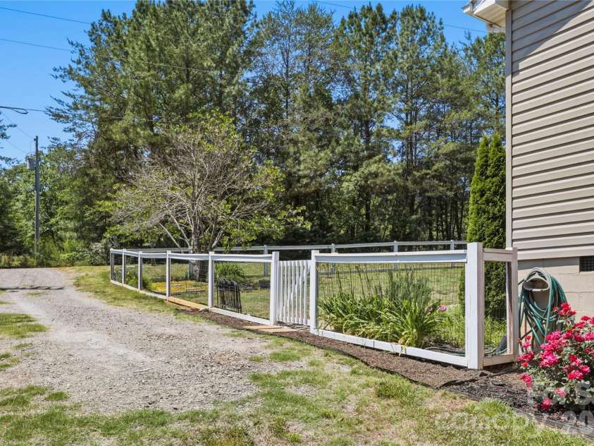412 Lewis Road, Rutherfordton, NC 28139.  MLS# CAR4385364, YatesRealty ID 24759. 