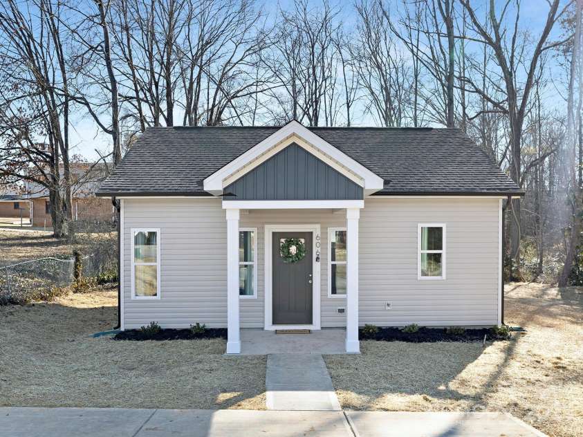 519 19th Street, Hickory, NC 28602.  MLS# CAR4269400, YatesRealty ID 24759. Representation