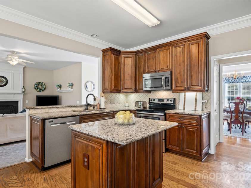 5899 Crimson Oak Court, Harrisburg, NC 28075.  MLS# CAR4302155, YatesRealty ID 2476. Kitchen