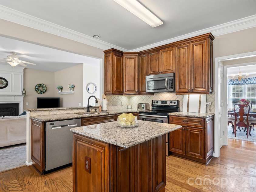 5899 Crimson Oak Court, Harrisburg, NC 28075.  MLS# CAR4302155, YatesRealty ID 2476. Kitchen