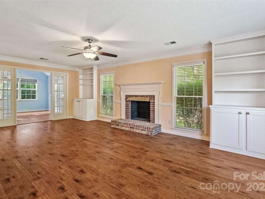 9100 Cameron Wood Drive, Charlotte, NC 28210.  MLS# CAR4248617, YatesRealty ID 24760. 
