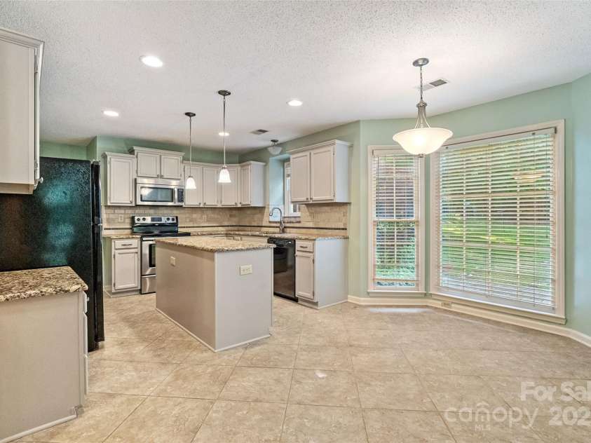 9100 Cameron Wood Drive, Charlotte, NC 28210.  MLS# CAR4248617, YatesRealty ID 24760. 