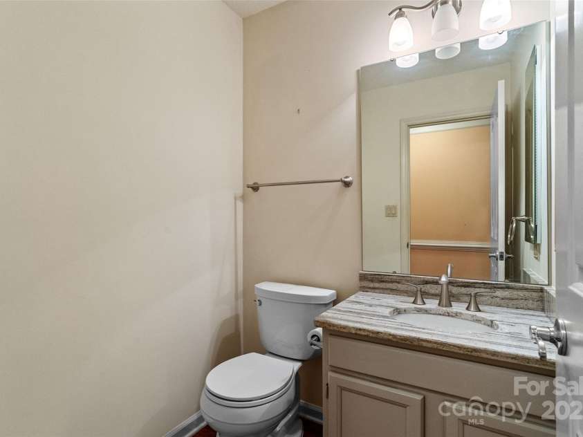 9100 Cameron Wood Drive, Charlotte, NC 28210.  MLS# CAR4248617, YatesRealty ID 24760. 