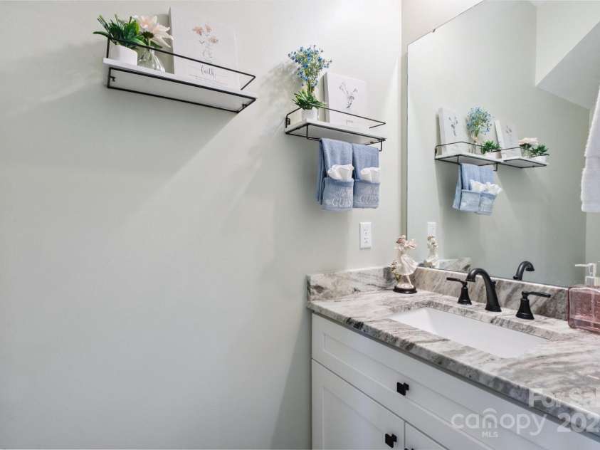 139 Sheep Path Drive, Mooresville, NC 28115.  MLS# CAR4274735, YatesRealty ID 24761. Half Bath