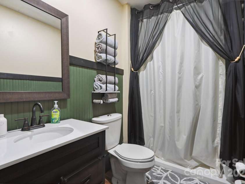 139 Sheep Path Drive, Mooresville, NC 28115.  MLS# CAR4334366, YatesRealty ID 24761. Basement Bathroom