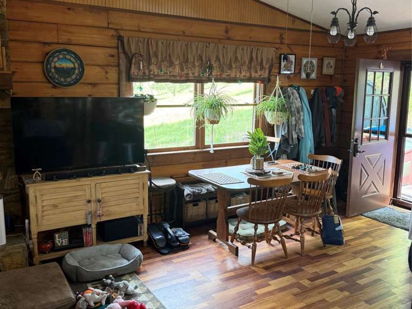 7 Noland Drive, Clyde, NC 28721.  MLS# CAR4379667, YatesRealty ID 24761. 