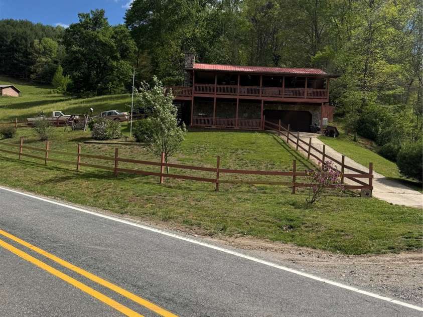 7 Noland Drive, Clyde, NC 28721.  MLS# CAR4379667, YatesRealty ID 24761. Front