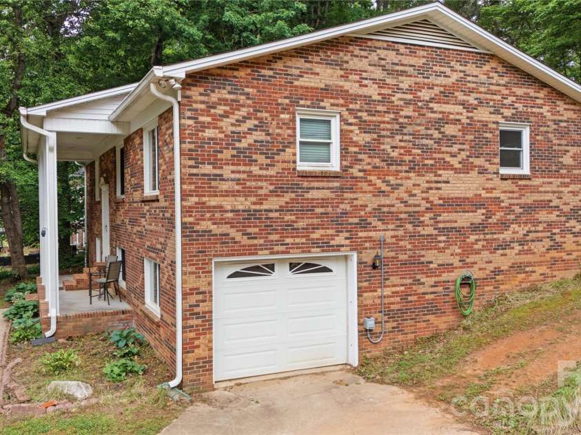 1959 Rock Springs Circle, Denver, NC 28037.  MLS# CAR4381566, YatesRealty ID 24762. 