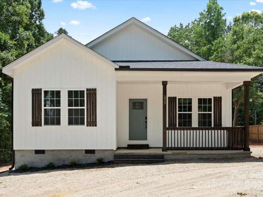 233 Oakview Road, Linwood, NC 27299.  MLS# CAR4275587, YatesRealty ID 24762. 