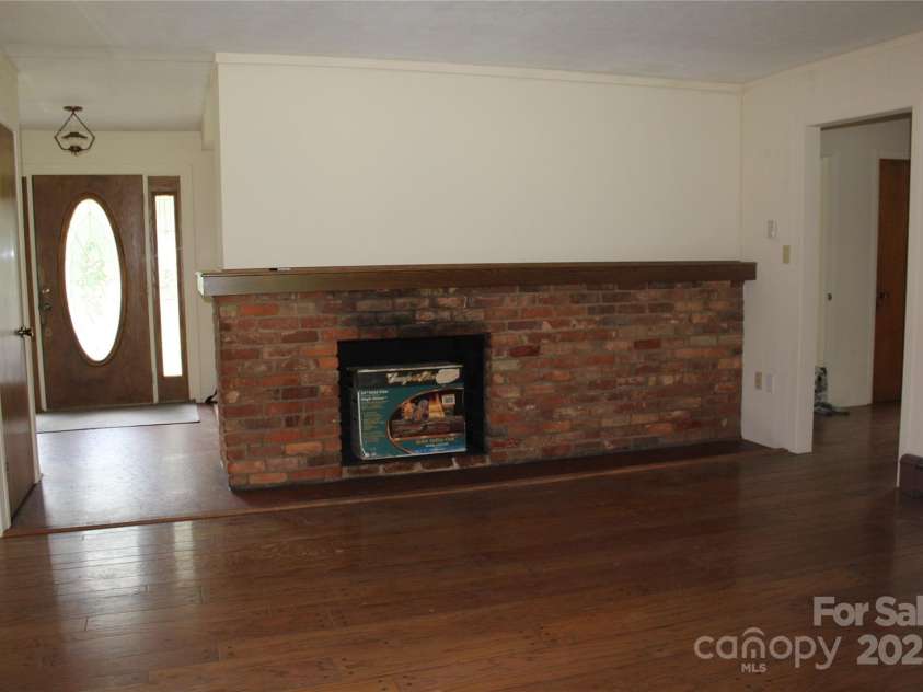 304 Terrace Place, Morganton, NC 28655.  MLS# CAR4277484, YatesRealty ID 24763. 
