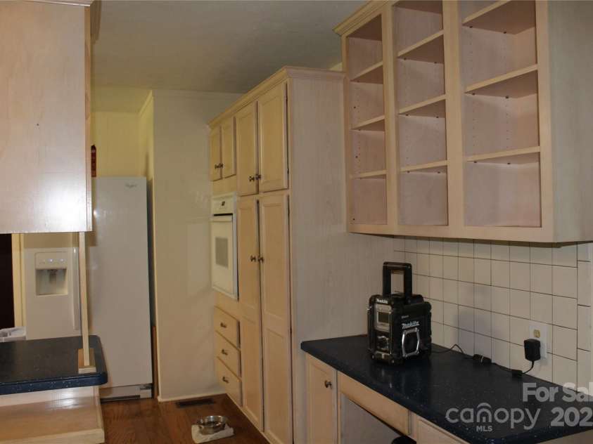 304 Terrace Place, Morganton, NC 28655.  MLS# CAR4277484, YatesRealty ID 24763. Desk