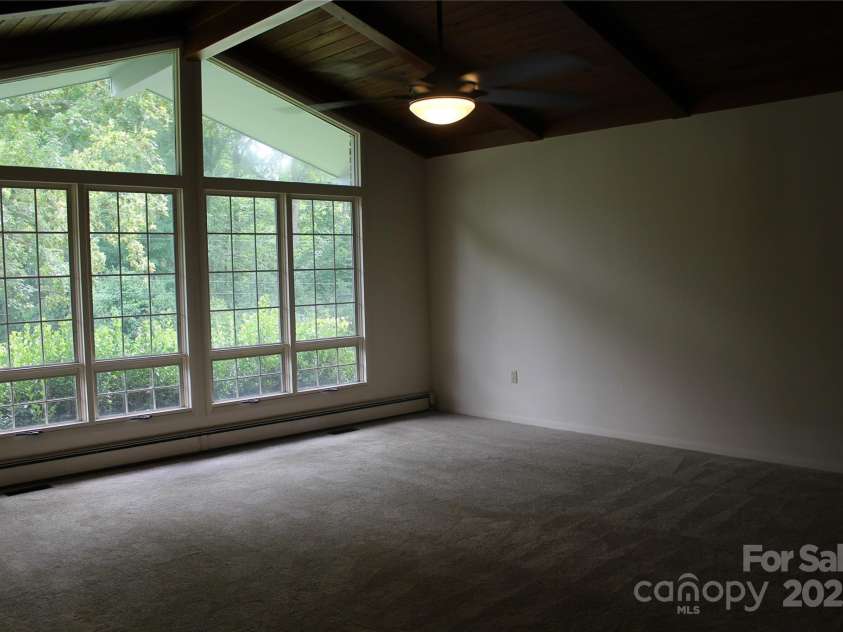 304 Terrace Place, Morganton, NC 28655.  MLS# CAR4277484, YatesRealty ID 24763. Family room