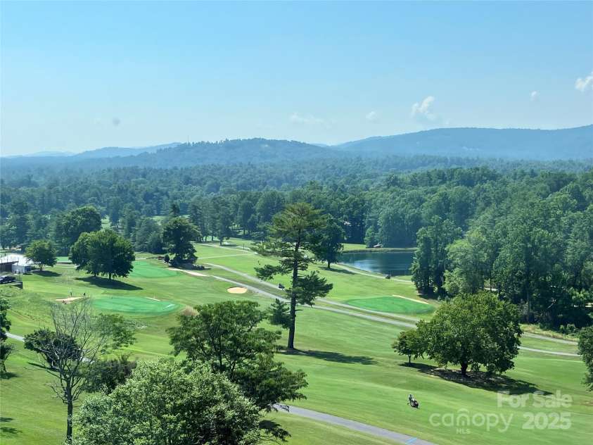 140 Bent Tree Drive, Hendersonville, NC 28739.  MLS# CAR4276557, YatesRealty ID 24764. Golf and mountain view