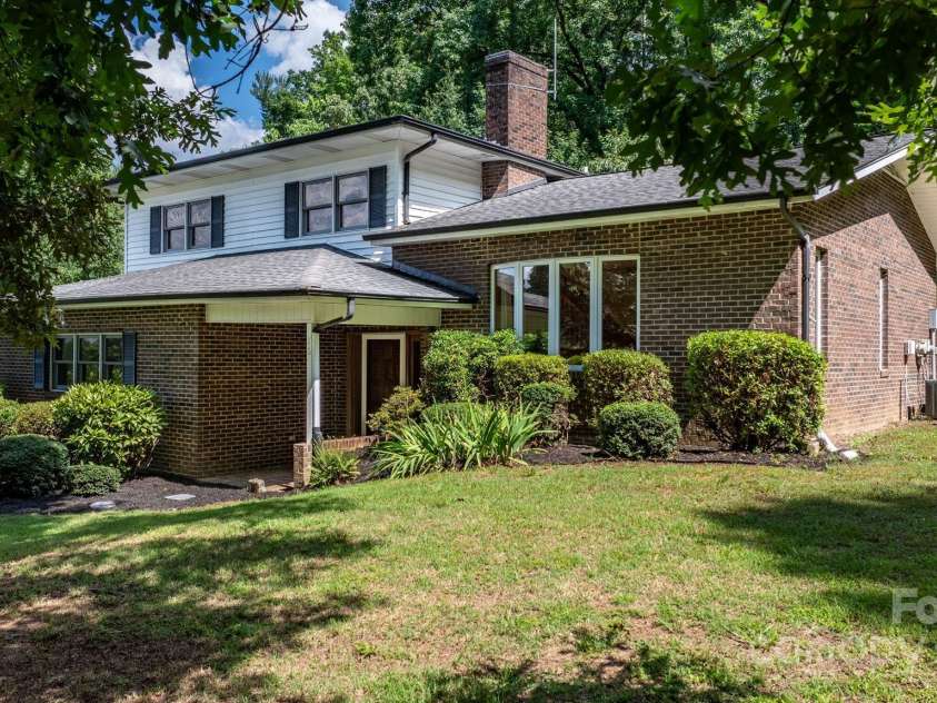 16 Saint Andrews Drive, Taylorsville, NC 28681.  MLS# CAR4278067, YatesRealty ID 24765. 