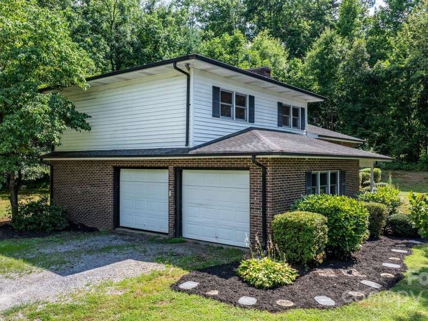 16 Saint Andrews Drive, Taylorsville, NC 28681.  MLS# CAR4278067, YatesRealty ID 24765. 