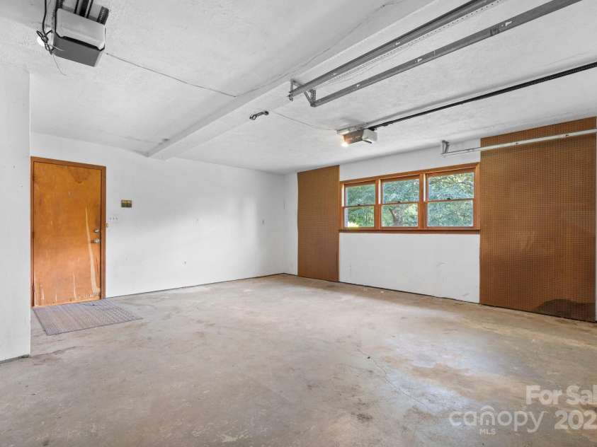 16 Saint Andrews Drive, Taylorsville, NC 28681.  MLS# CAR4278067, YatesRealty ID 24765. 