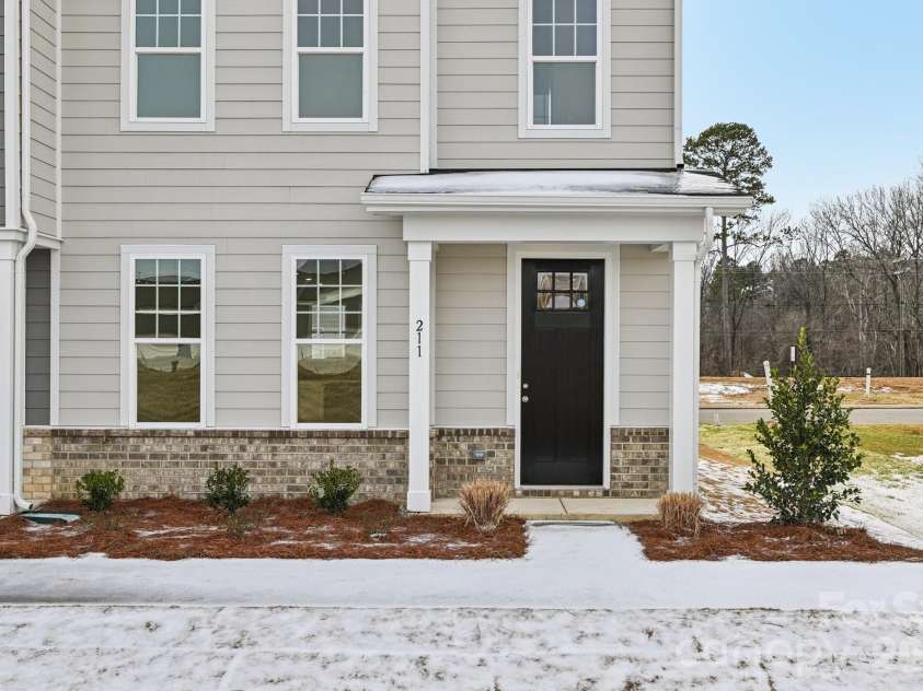 201 Vanguard Lane, Cramerton, NC 28032.  MLS# CAR4364099, YatesRealty ID 24766. 