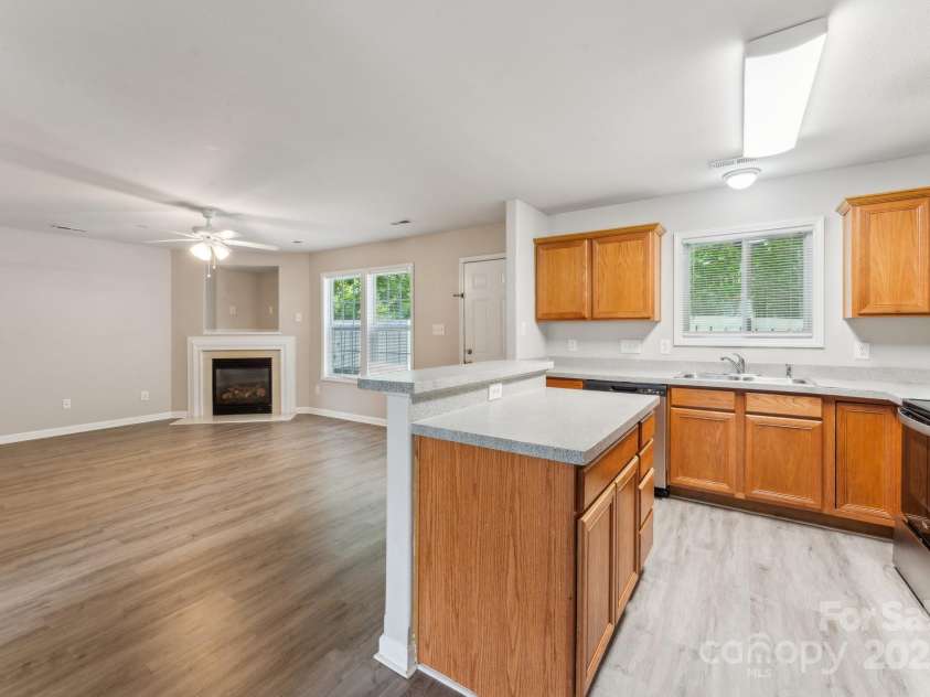 13413 Golden Apple Court, Charlotte, NC 28215.  MLS# CAR4265436, YatesRealty ID 24767. 
